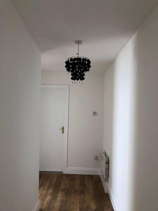 Beautiful 1-Bed Apartment In Корк Экстерьер фото